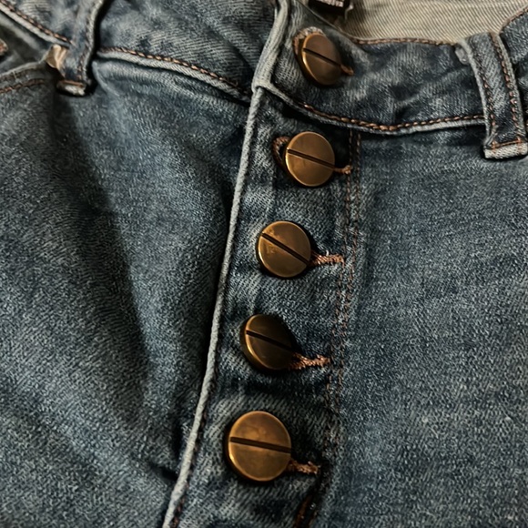 KENNETH COLE Raw Hem Button Front Jeans - Picture 6 of 11